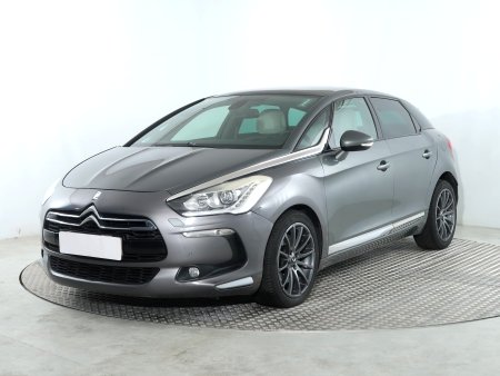 Citroën DS5, 2012 - pohled č. 3
