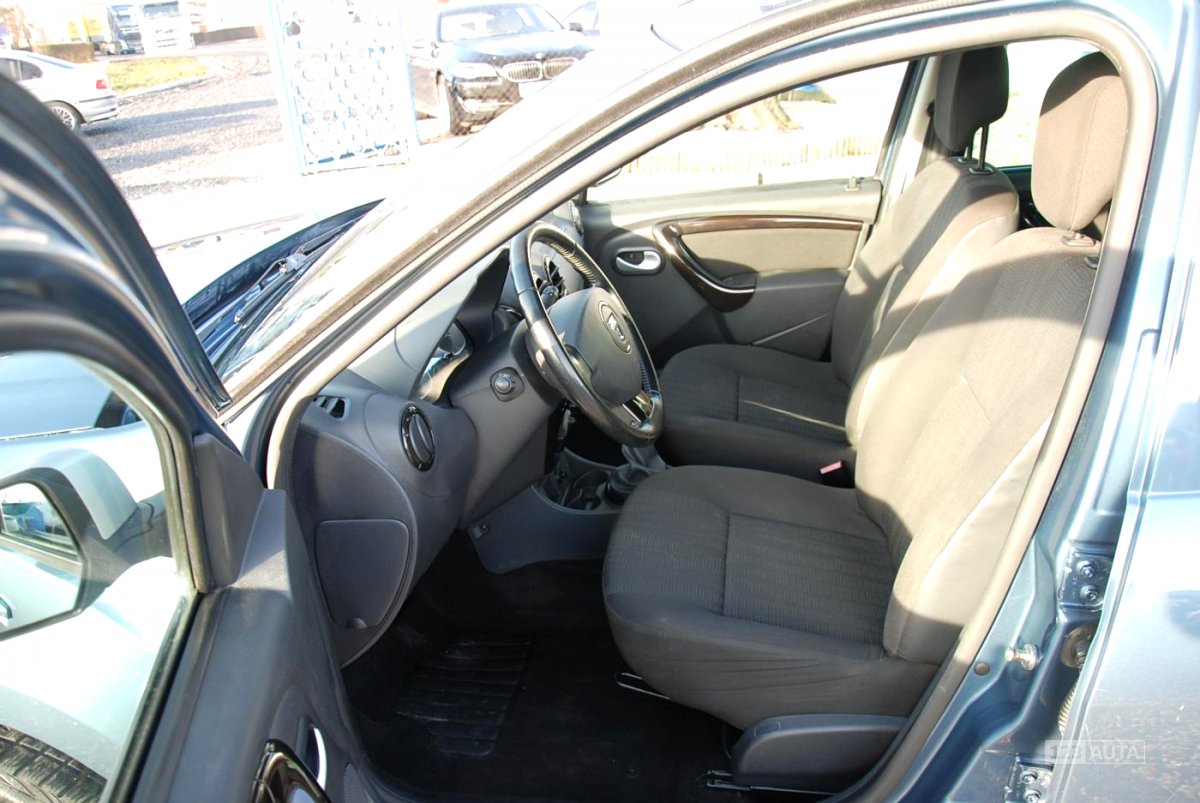 Dacia Duster, 2011 - pohled č. 6