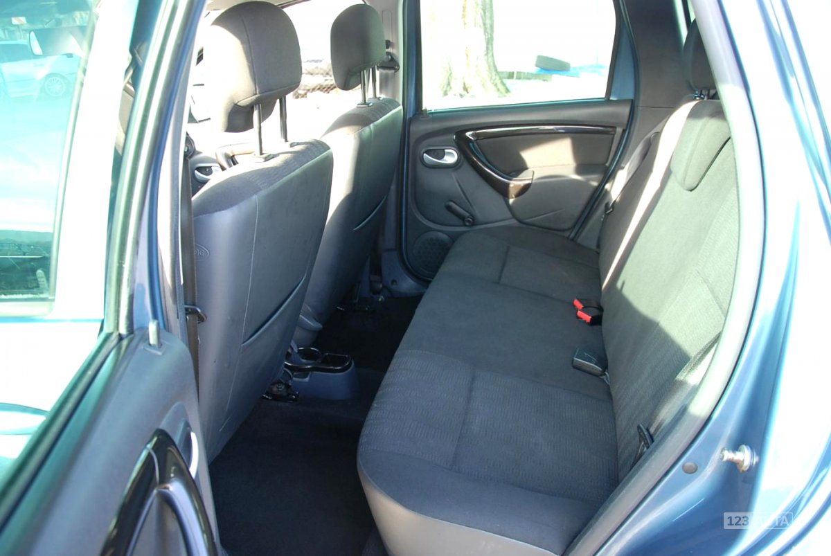 Dacia Duster, 2011 - pohled č. 7
