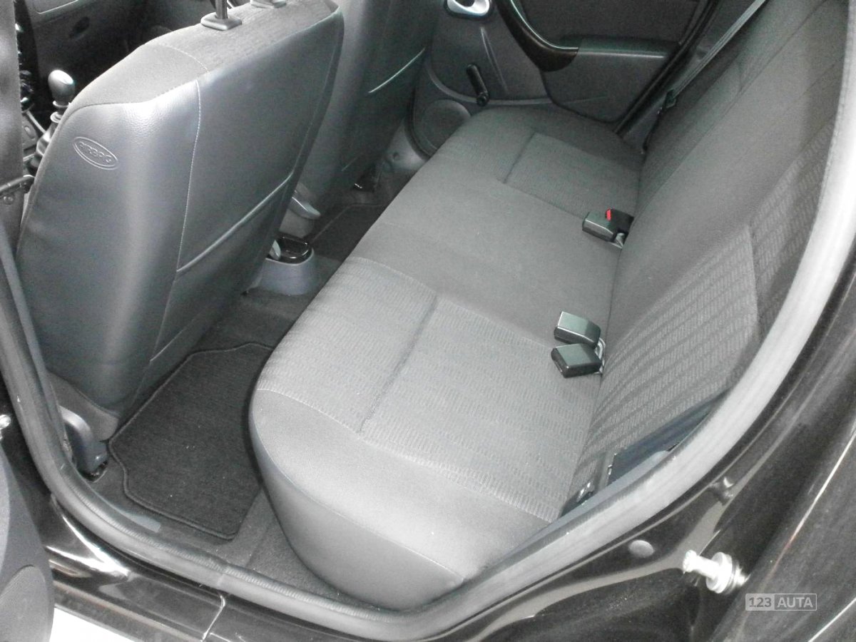 Dacia Duster, 2011 - pohled č. 12