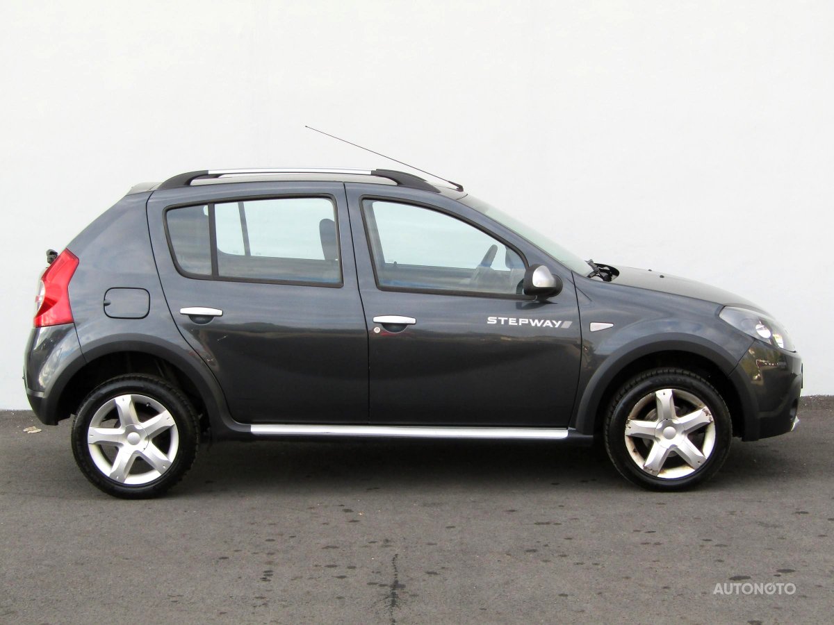 Dacia Sandero, 2011 - pohled č. 4