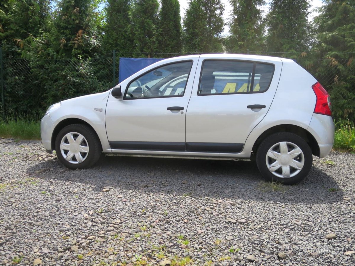 Dacia Sandero, 2009 - pohled č. 2