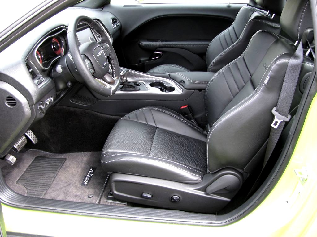 Dodge Challenger, 2020 - pohled č. 10