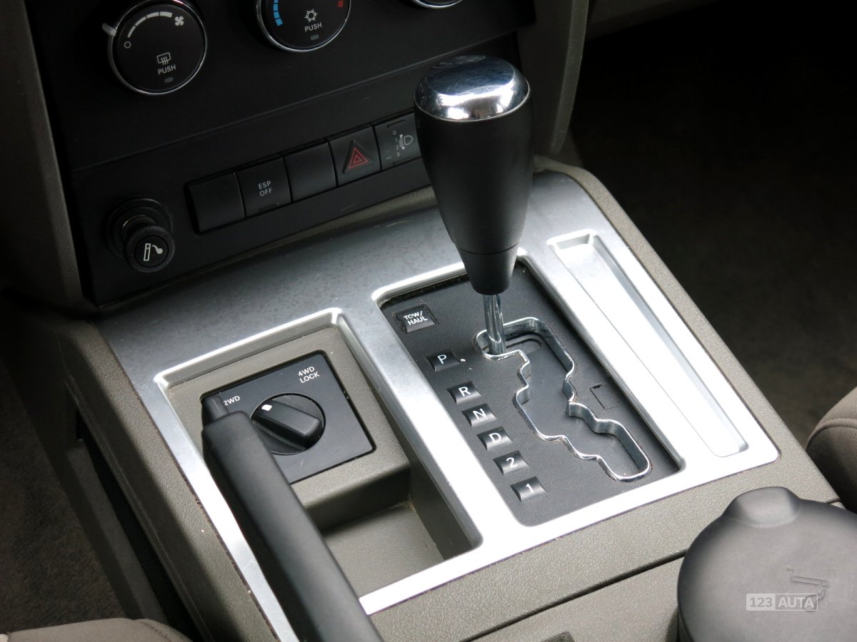 Dodge Nitro, 2008 - pohled č. 14