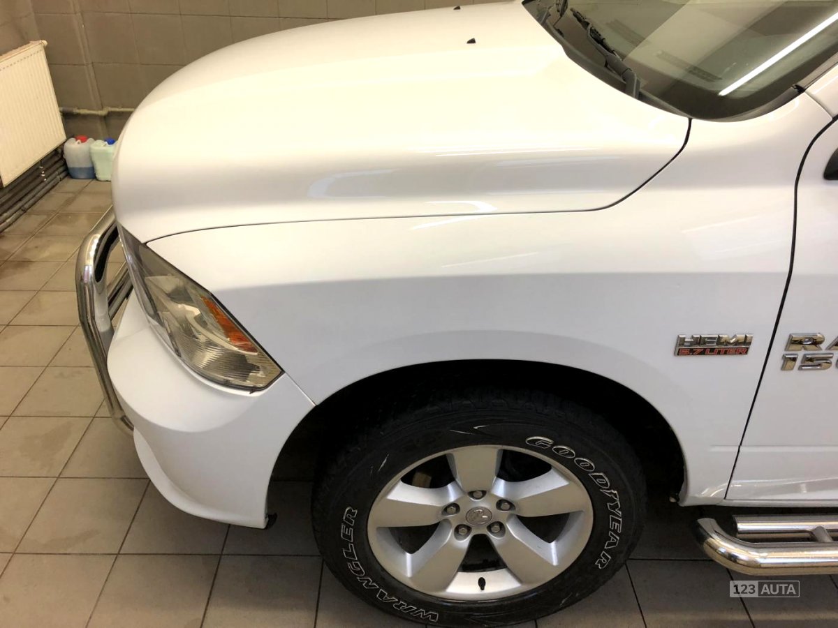 Dodge Charger, 2020 - pohled č. 2