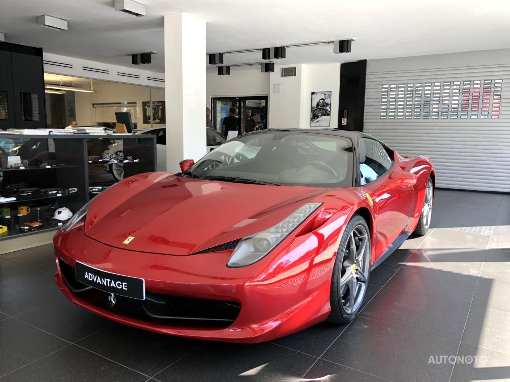 Ferrari 458, 2011 - celkový pohled