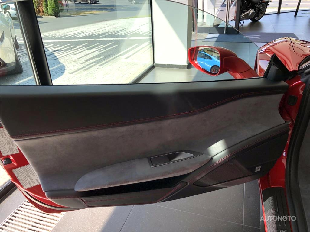 Ferrari 458, 2011 - pohled č. 10