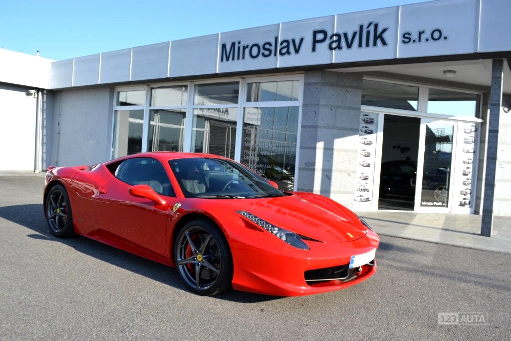 Ferrari 458, 2011 - celkový pohled