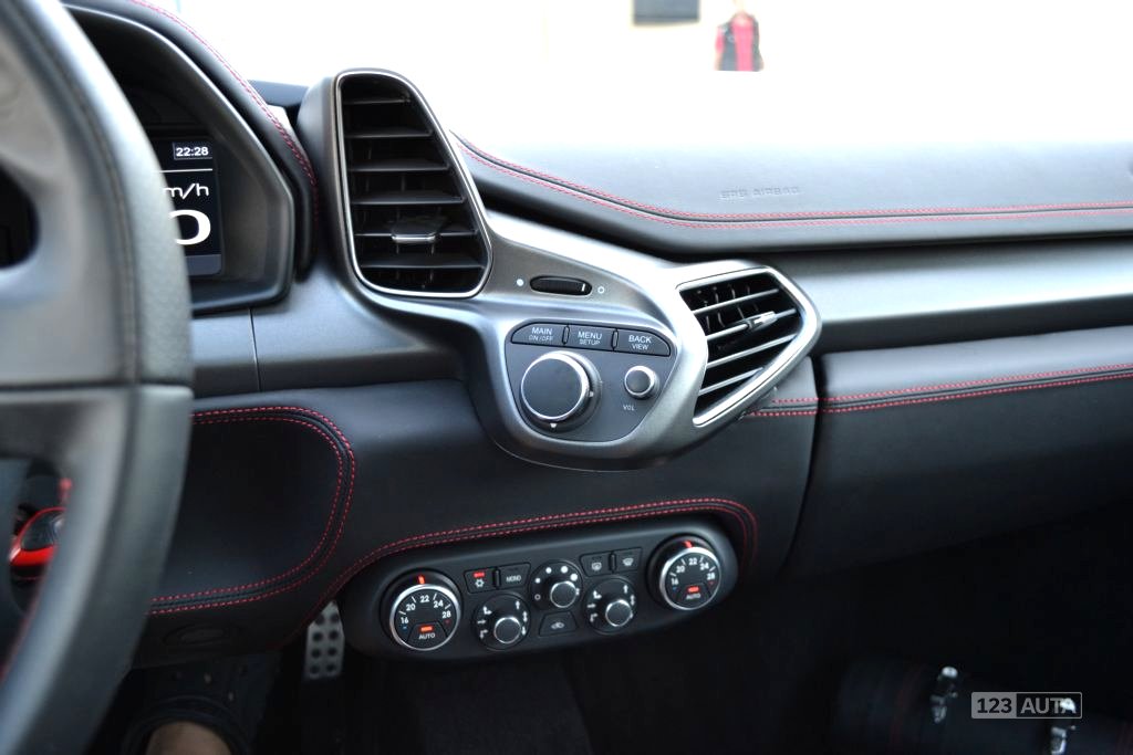 Ferrari 458, 2011 - pohled č. 9