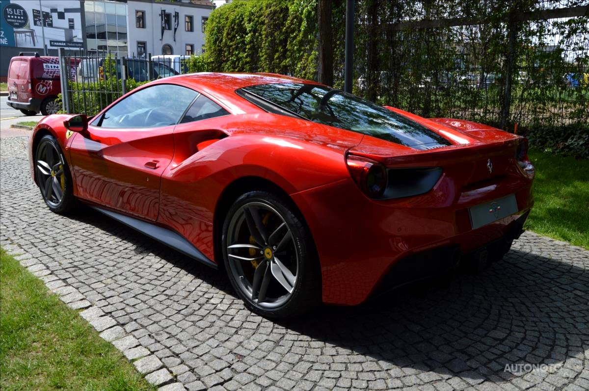 Ferrari 488, 2016 - pohled č. 6