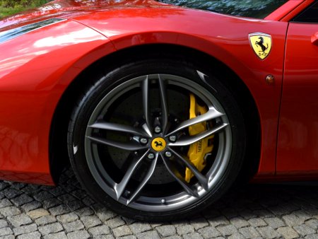 Ferrari 488, 2016 - pohled č. 4