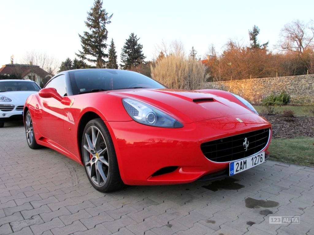 Ferrari California, 2010 - celkový pohled