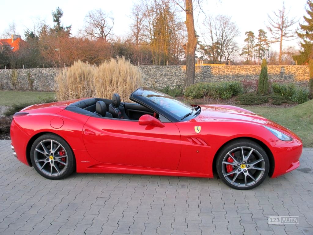 Ferrari California, 2010 - pohled č. 2