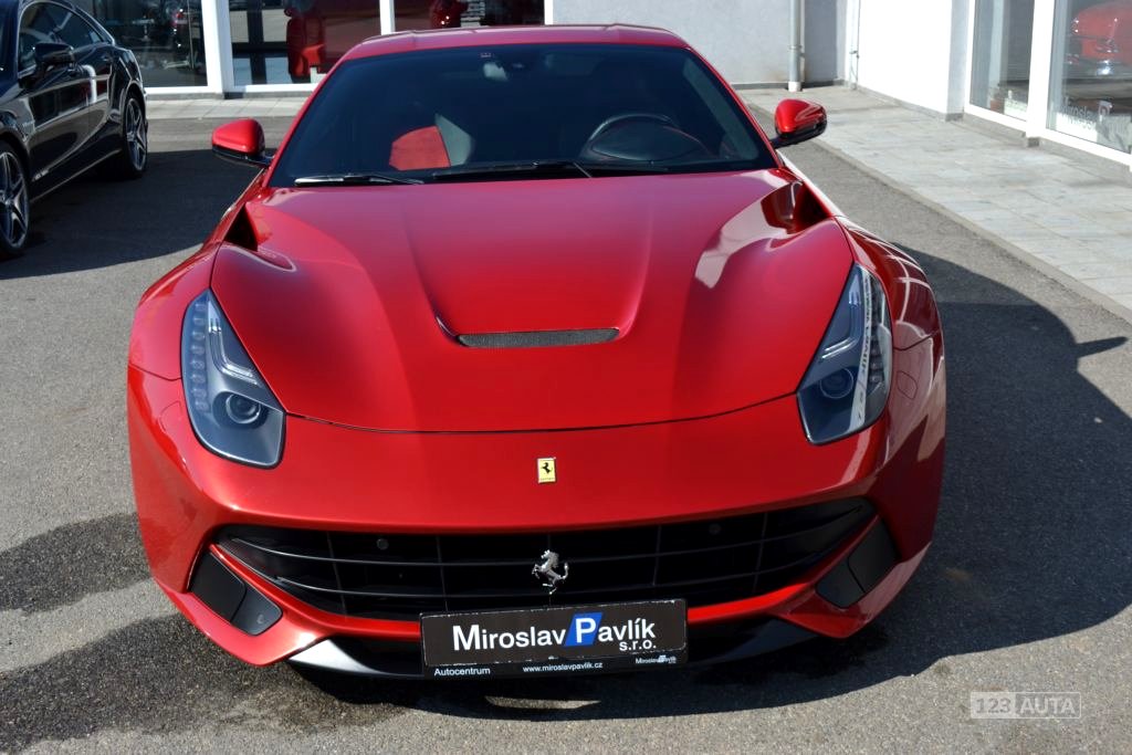 Ferrari F12 Berlinetta, 2013 - pohled č. 4
