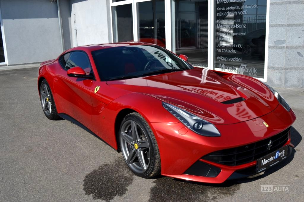 Ferrari F12 Berlinetta, 2013 - pohled č. 5