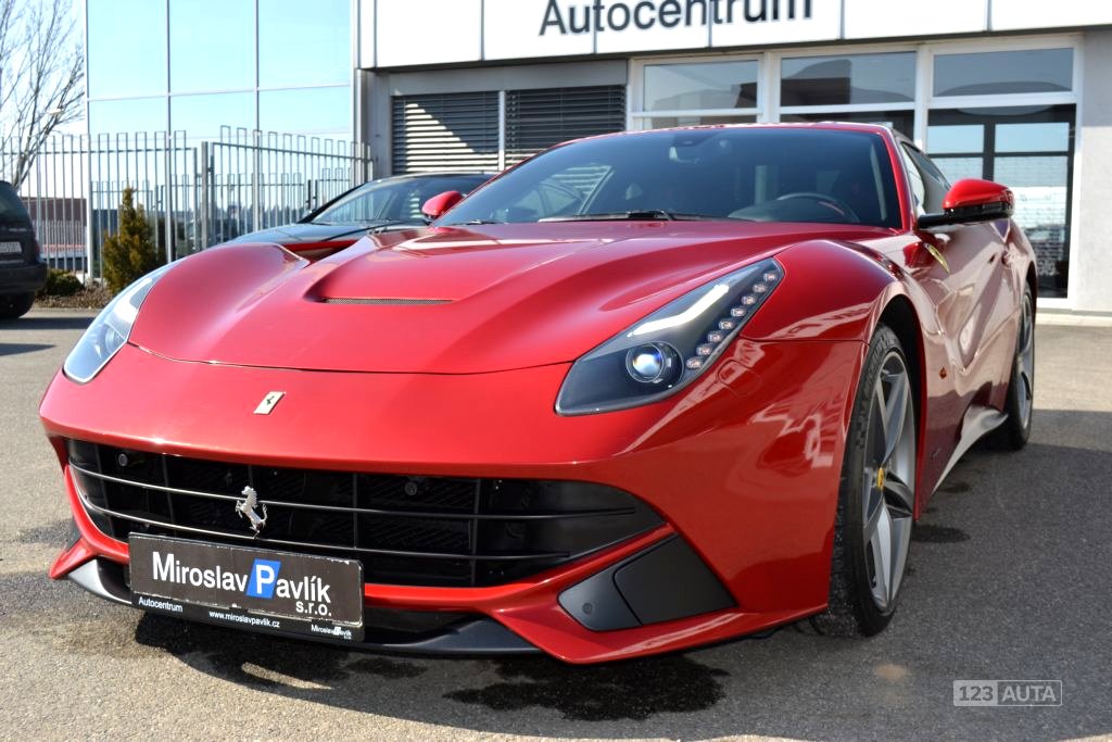 Ferrari F12 Berlinetta, 2013 - pohled č. 7