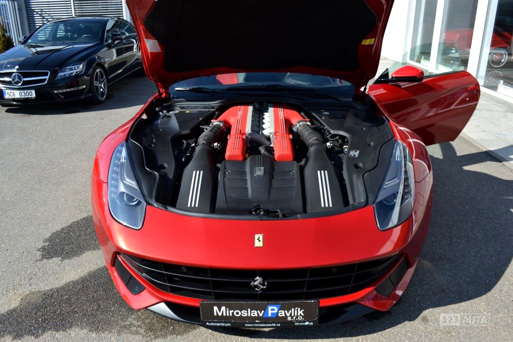 Ferrari F12 Berlinetta, 2013 - pohled č. 8