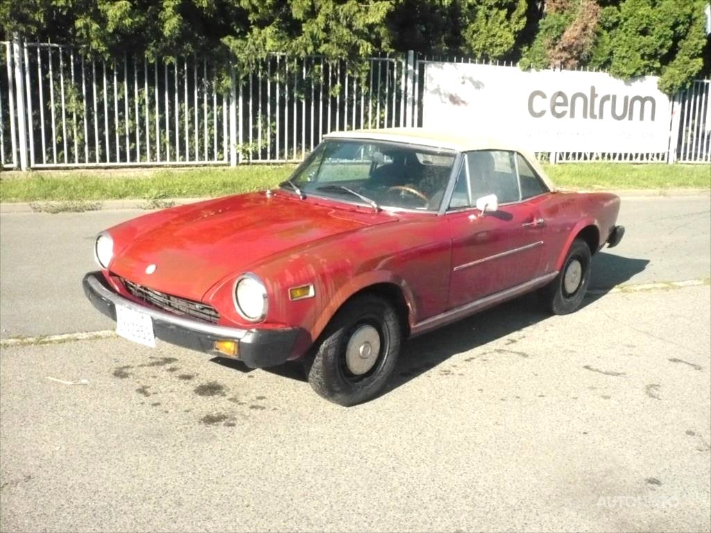 Fiat 124 Spider, 1975 - celkový pohled