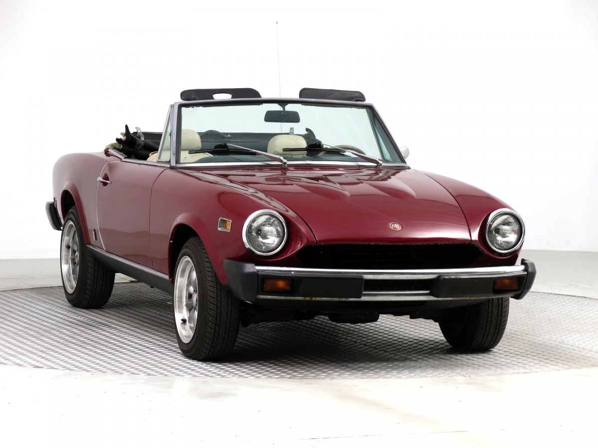 Fiat 124 Spider, 1976 - celkový pohled