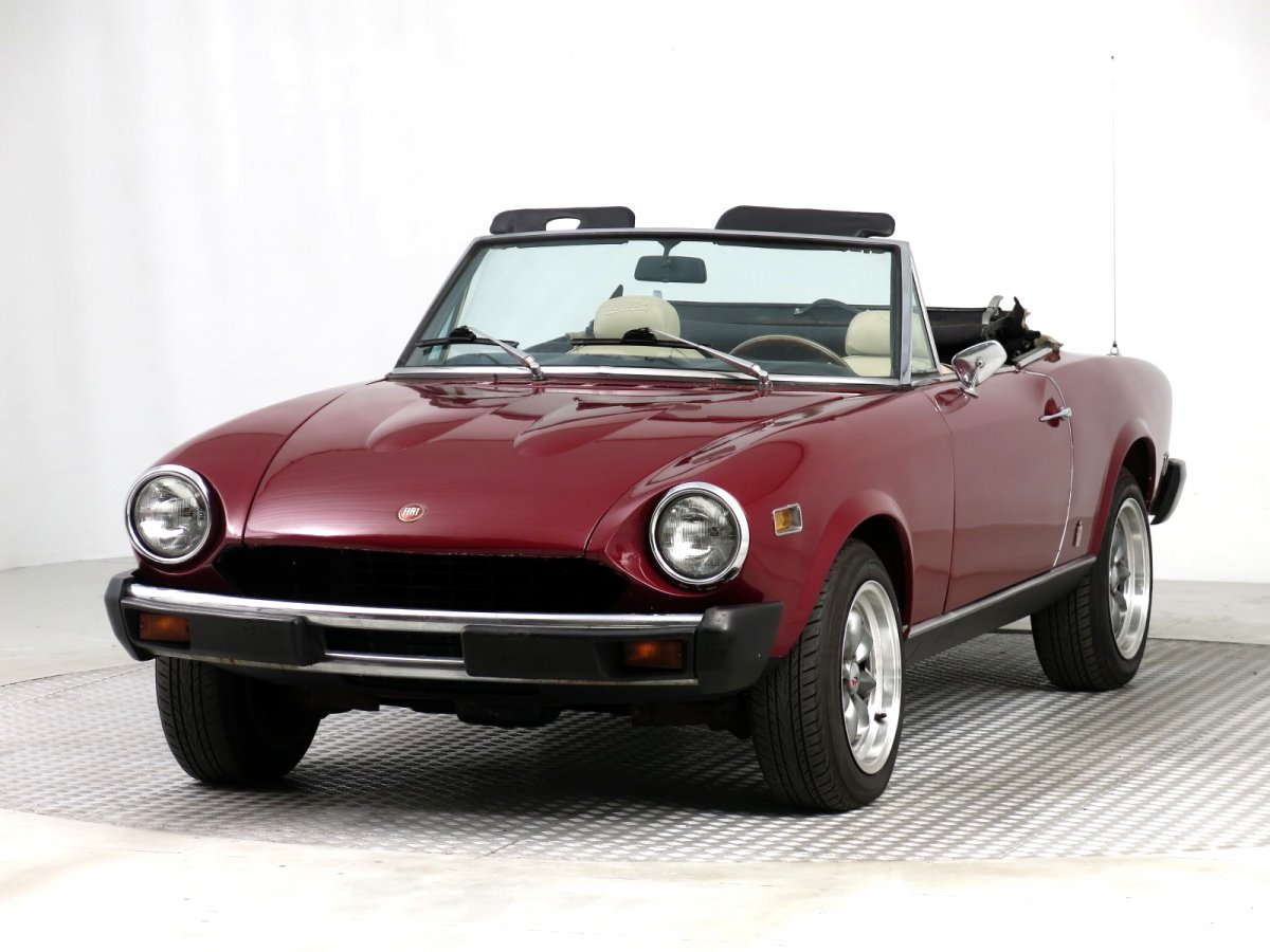 Fiat 124 Spider, 1976 - pohled č. 3
