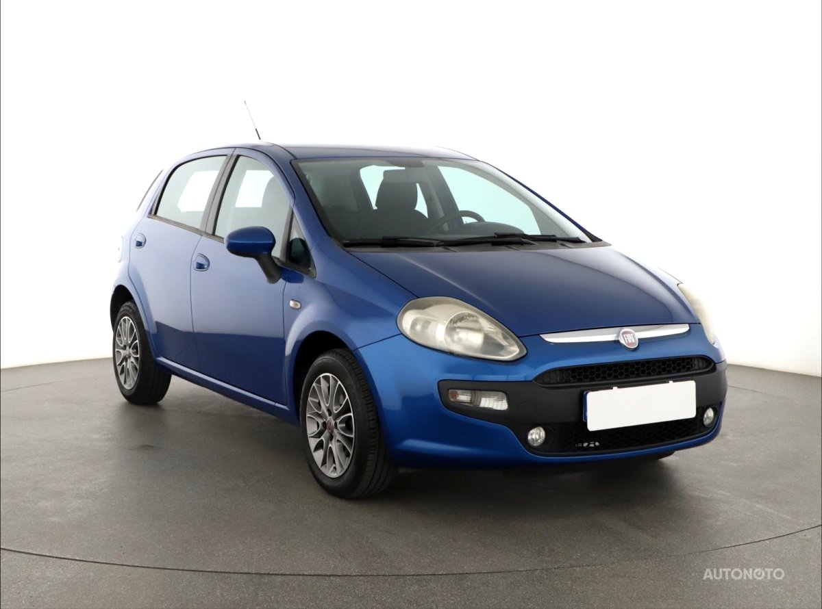 Fiat Grande Punto, 2011 - celkový pohled