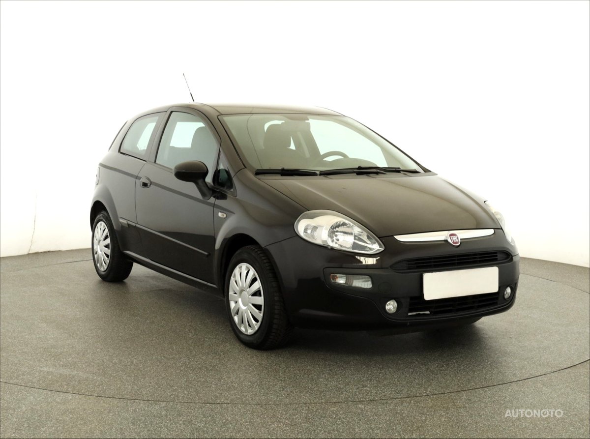 Fiat Punto, 2011 - celkový pohled