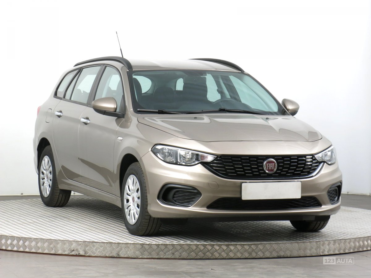 Fiat Tipo, 2017 - celkový pohled