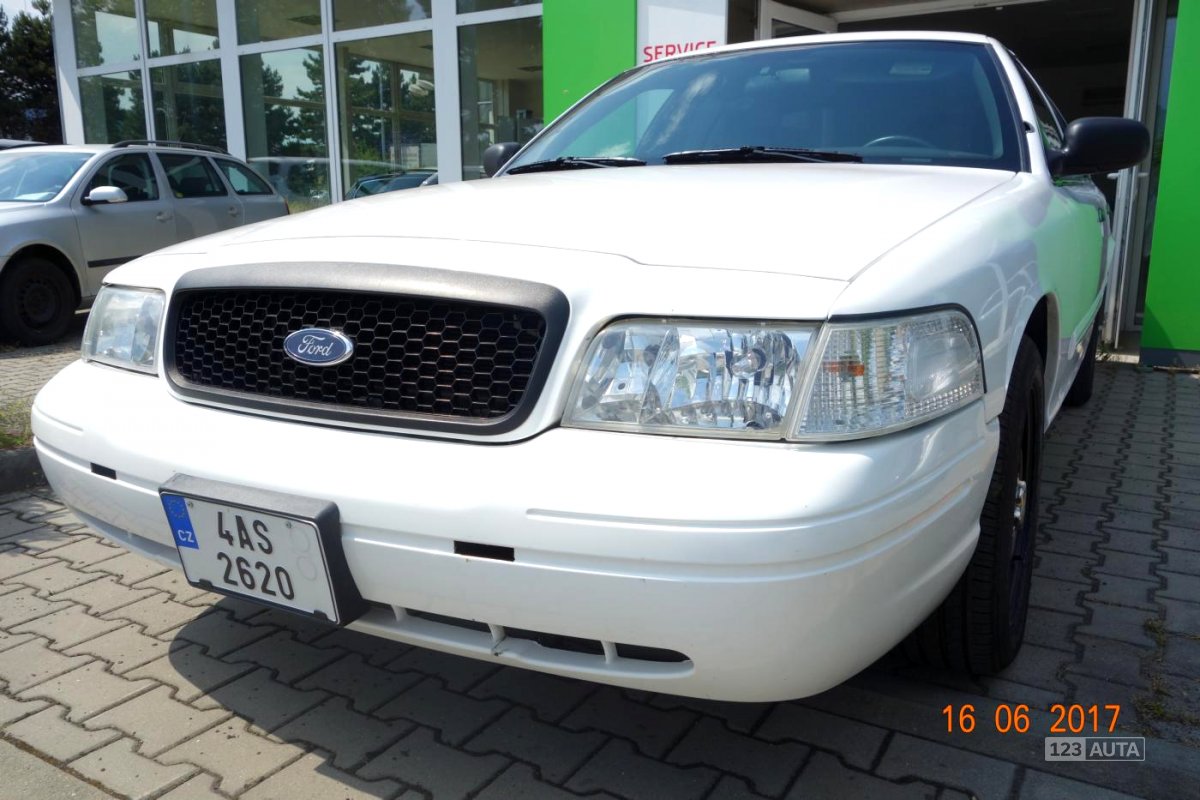 Ford Crown Victoria, 2008 - pohled č. 2