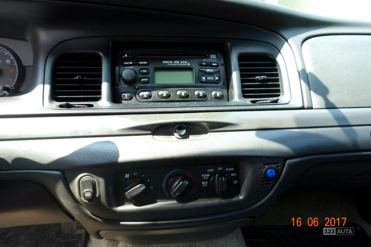 Ford Crown Victoria, 2008 - pohled č. 22