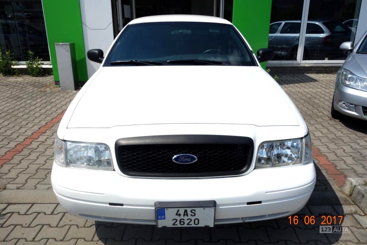 Ford Crown Victoria, 2008 - pohled č. 3