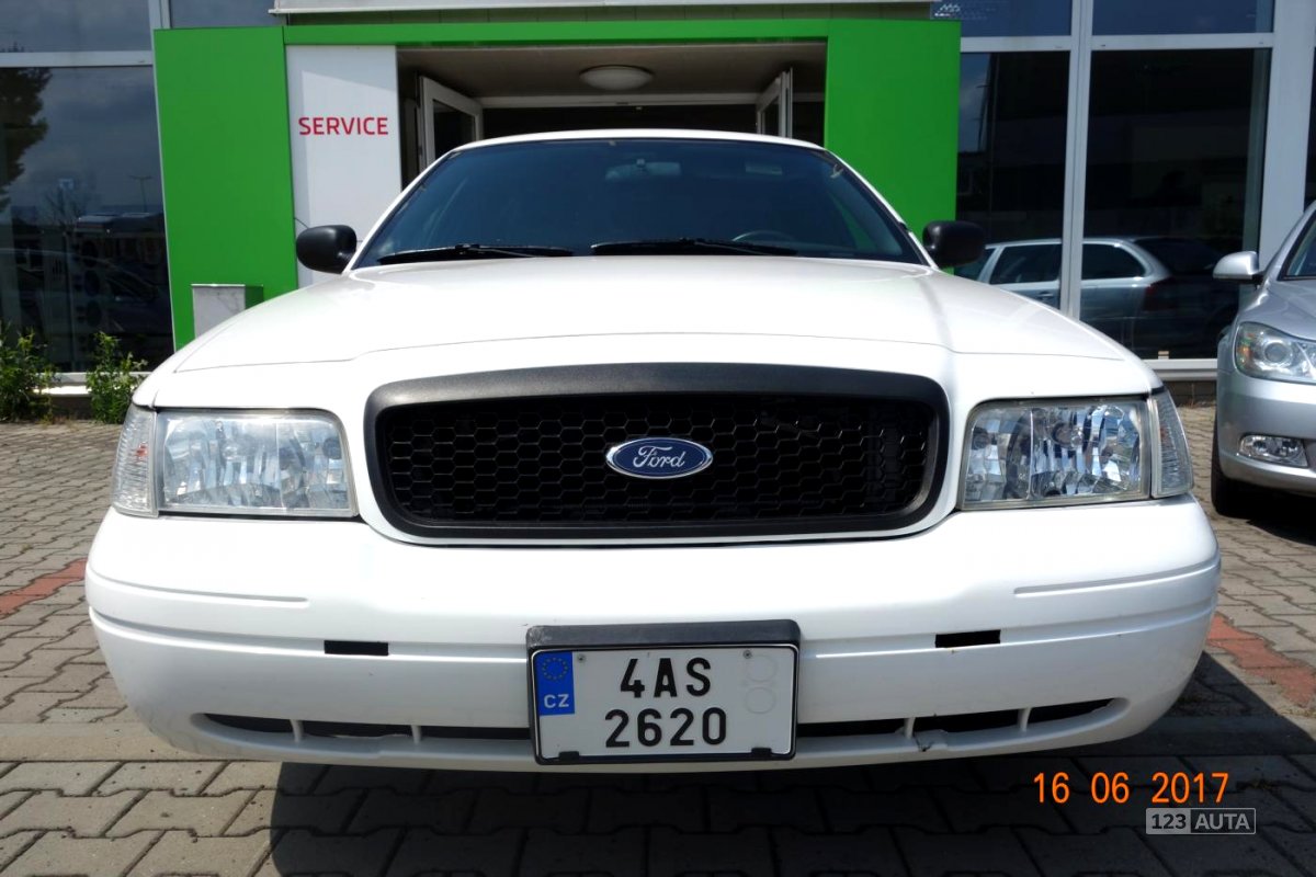 Ford Crown Victoria, 2008 - pohled č. 4
