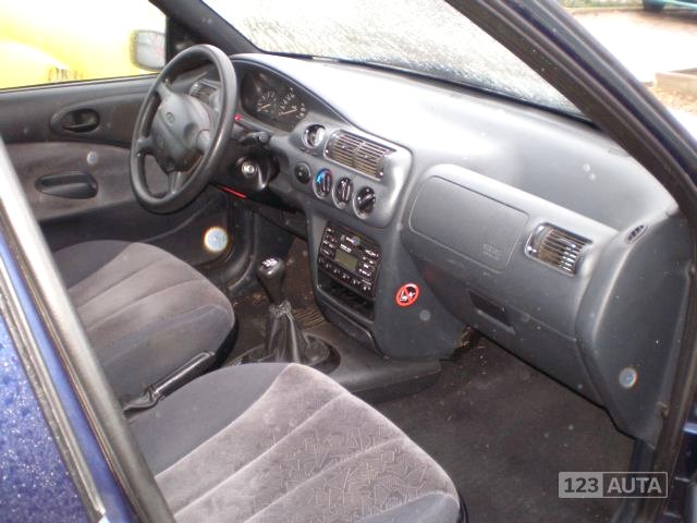 Ford Escort, 1999 - pohled č. 13