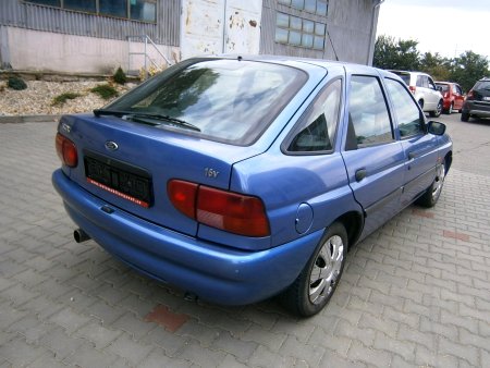 Ford Escort, 1998 - pohled č. 3