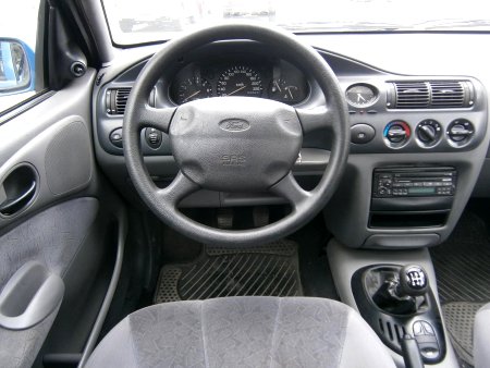 Ford Escort, 1998 - pohled č. 9