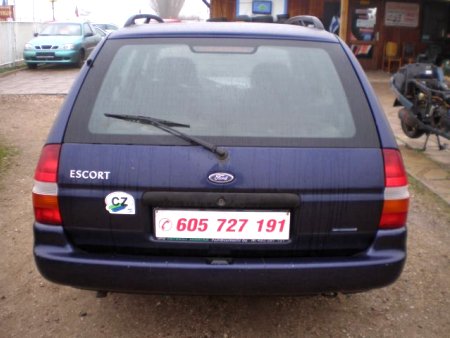 Ford Escort, 1999 - pohled č. 3