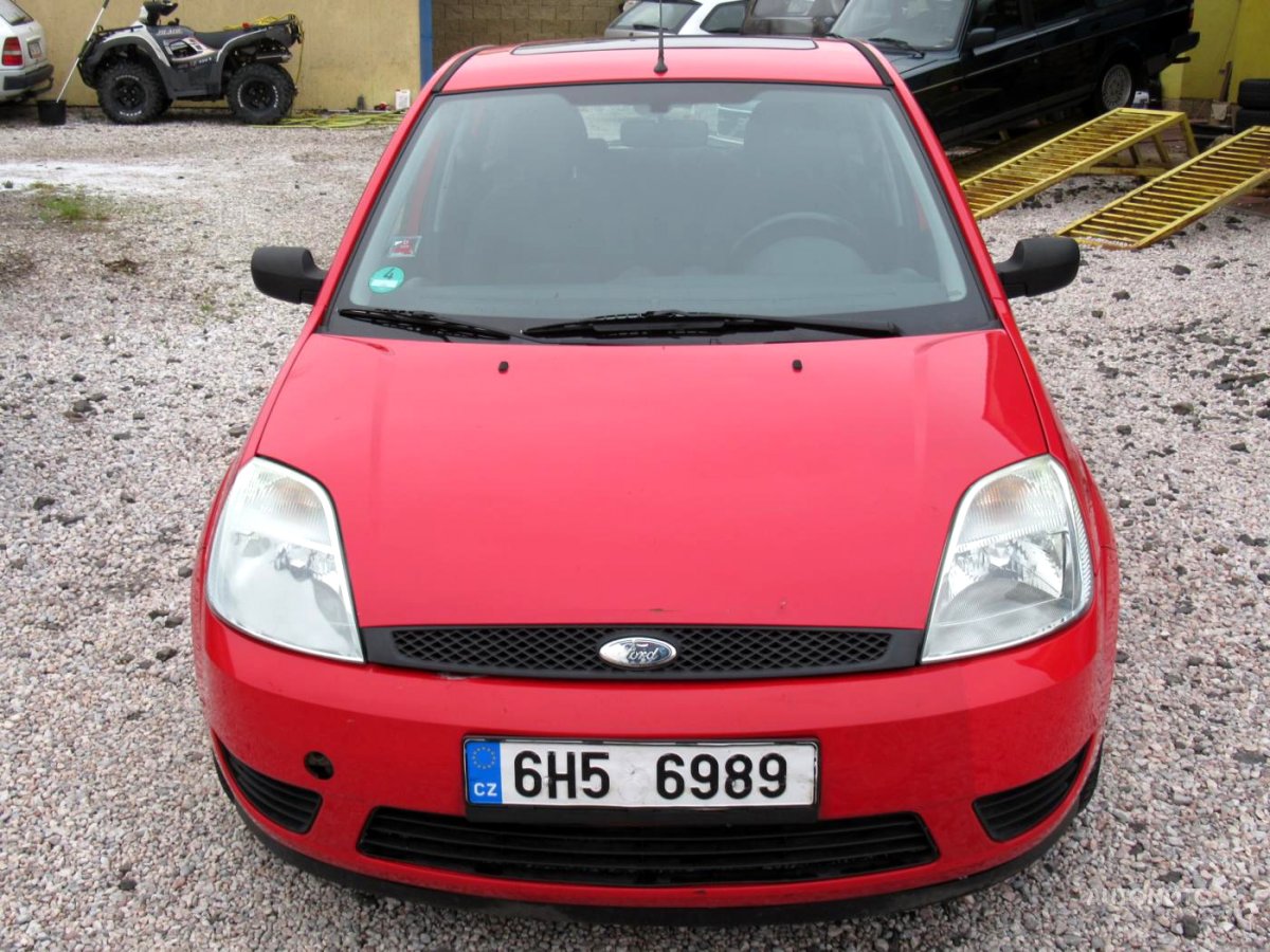 Ford Fiesta, 2004 - pohled č. 2