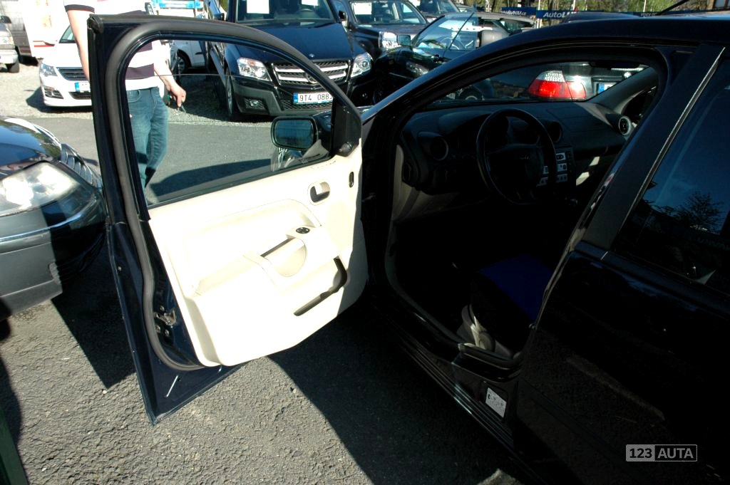 Ford Fiesta, 2005 - pohled č. 9