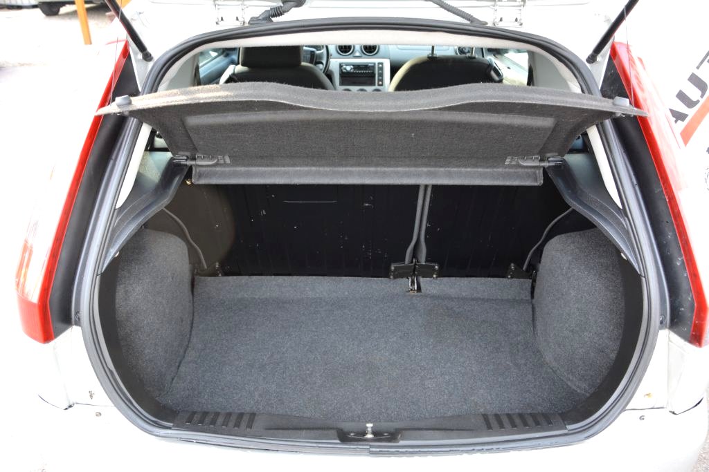 Ford Fiesta, 2005 - pohled č. 12