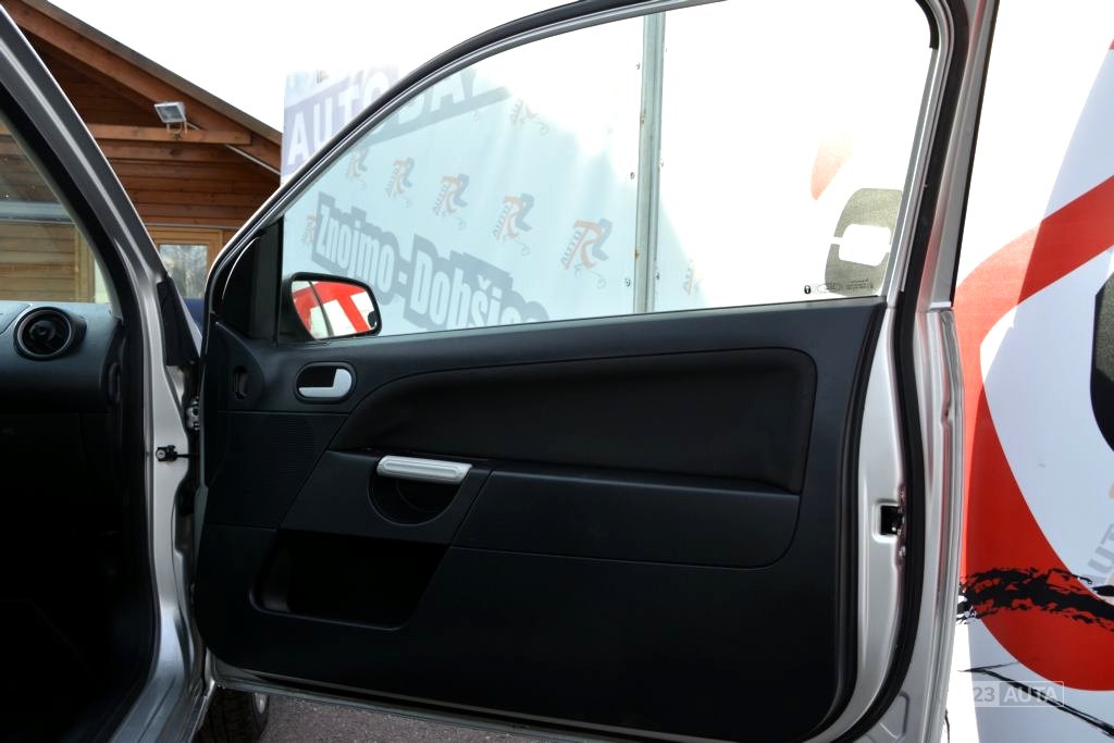 Ford Fiesta, 2005 - pohled č. 15