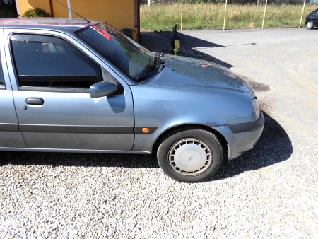 Ford Fiesta, 2001 - pohled č. 4