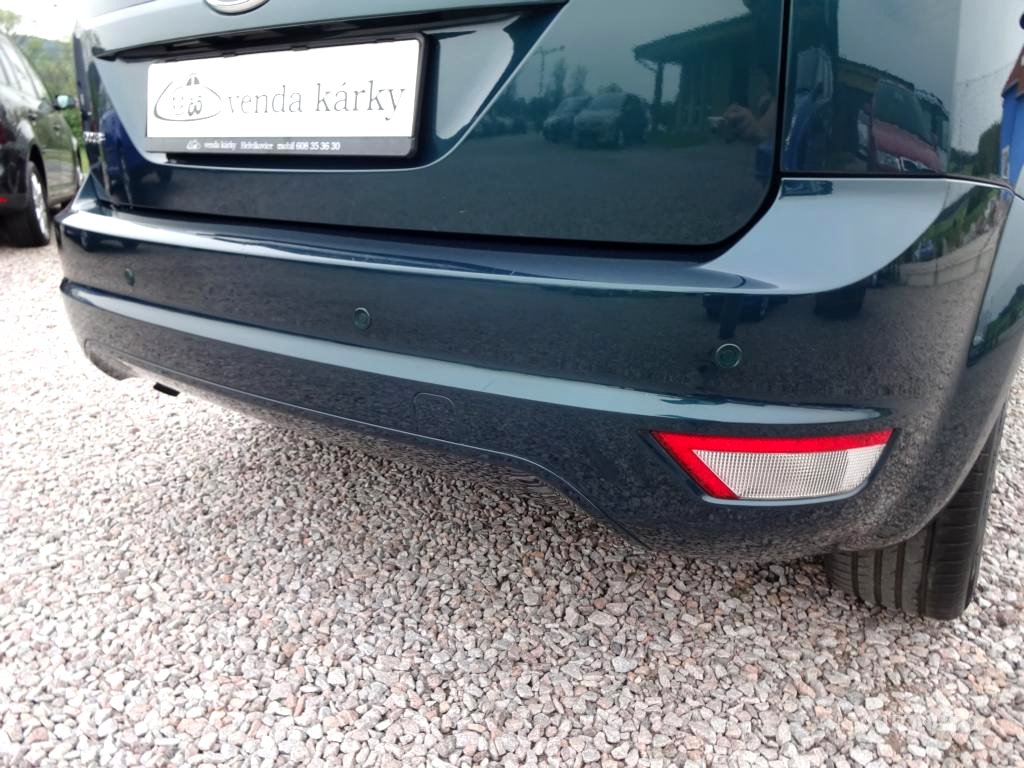 Ford Focus 1,6i16V,5 dveří,, 2008 - pohled č. 9
