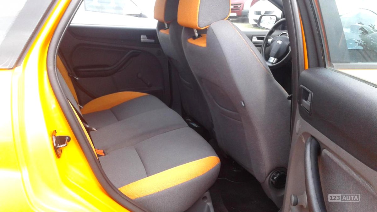 Ford Focus ST, 2.5i, 166kW, 2006 - pohled č. 11