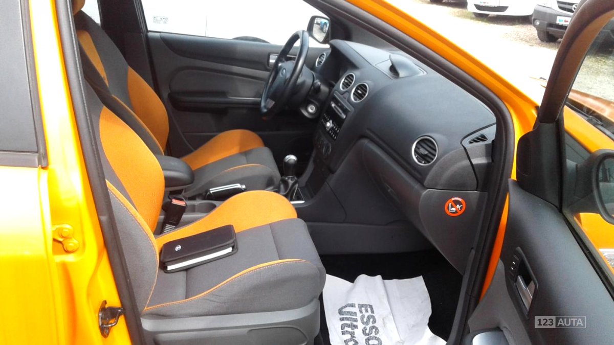 Ford Focus ST, 2.5i, 166kW, 2006 - pohled č. 13