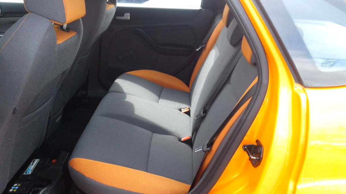 Ford Focus ST, 2.5i, 166kW, 2006 - pohled č. 15