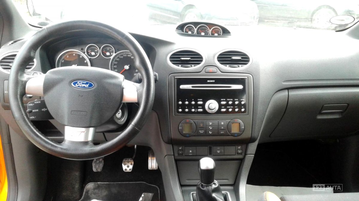 Ford Focus ST, 2.5i, 166kW, 2006 - pohled č. 19