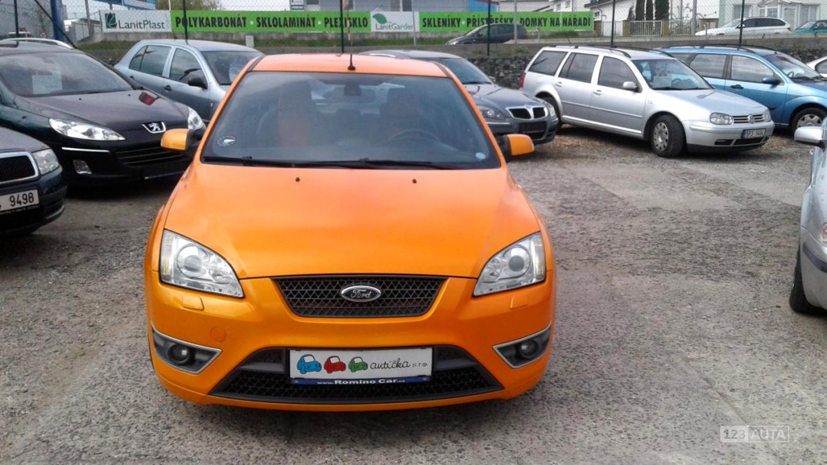 Ford Focus ST, 2.5i, 166kW, 2006 - pohled č. 2