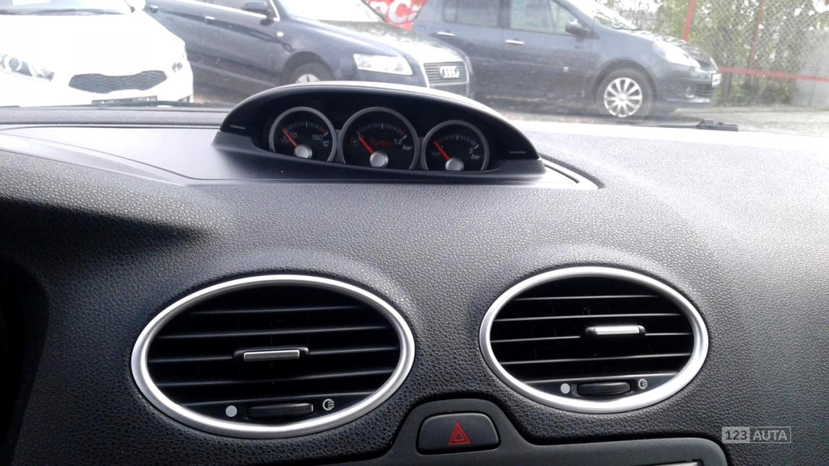 Ford Focus ST, 2.5i, 166kW, 2006 - pohled č. 21