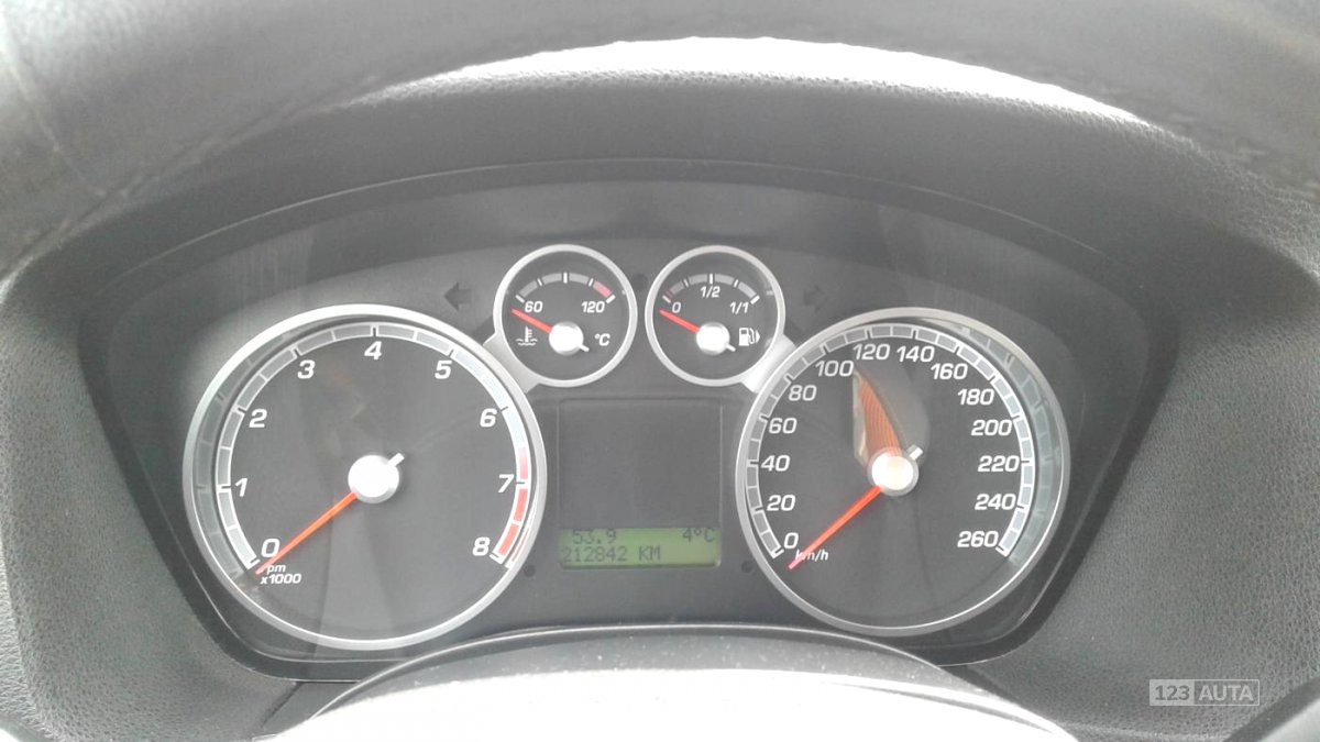 Ford Focus ST, 2.5i, 166kW, 2006 - pohled č. 22