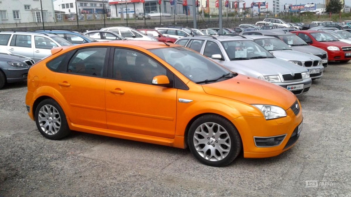 Ford Focus ST, 2.5i, 166kW, 2006 - pohled č. 4