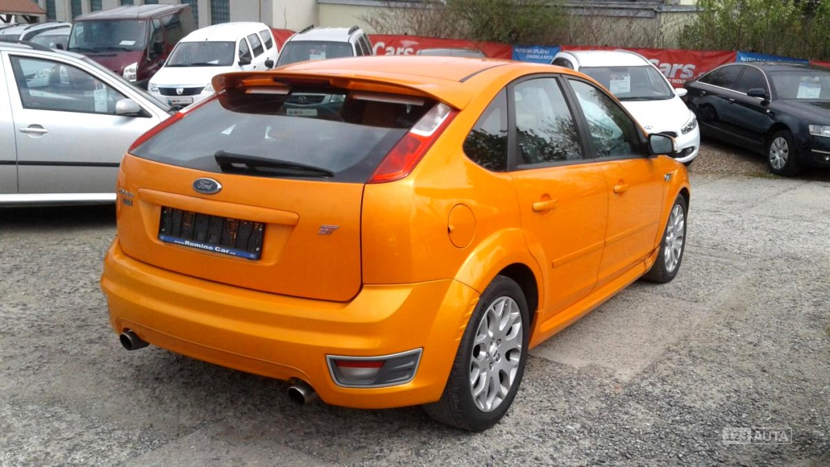 Ford Focus ST, 2.5i, 166kW, 2006 - pohled č. 5